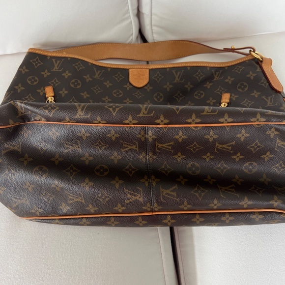 Louis Vuitton Discontinued Hobo - Picture 2 of 7